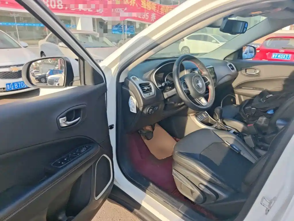 Photo 16 - Jeep Compass