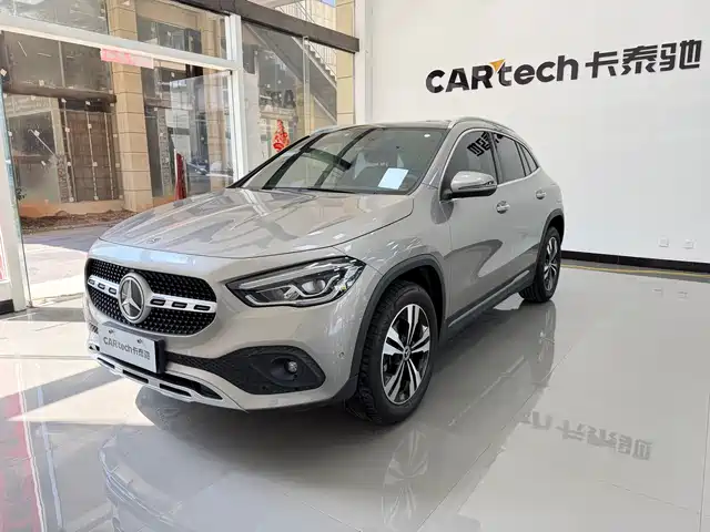 MERCEDES-BENZ GLA