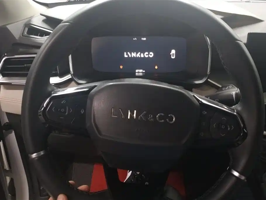 Lynk & Co 06 EM-P 2022 PHEV 84KM Range Pro фото 15