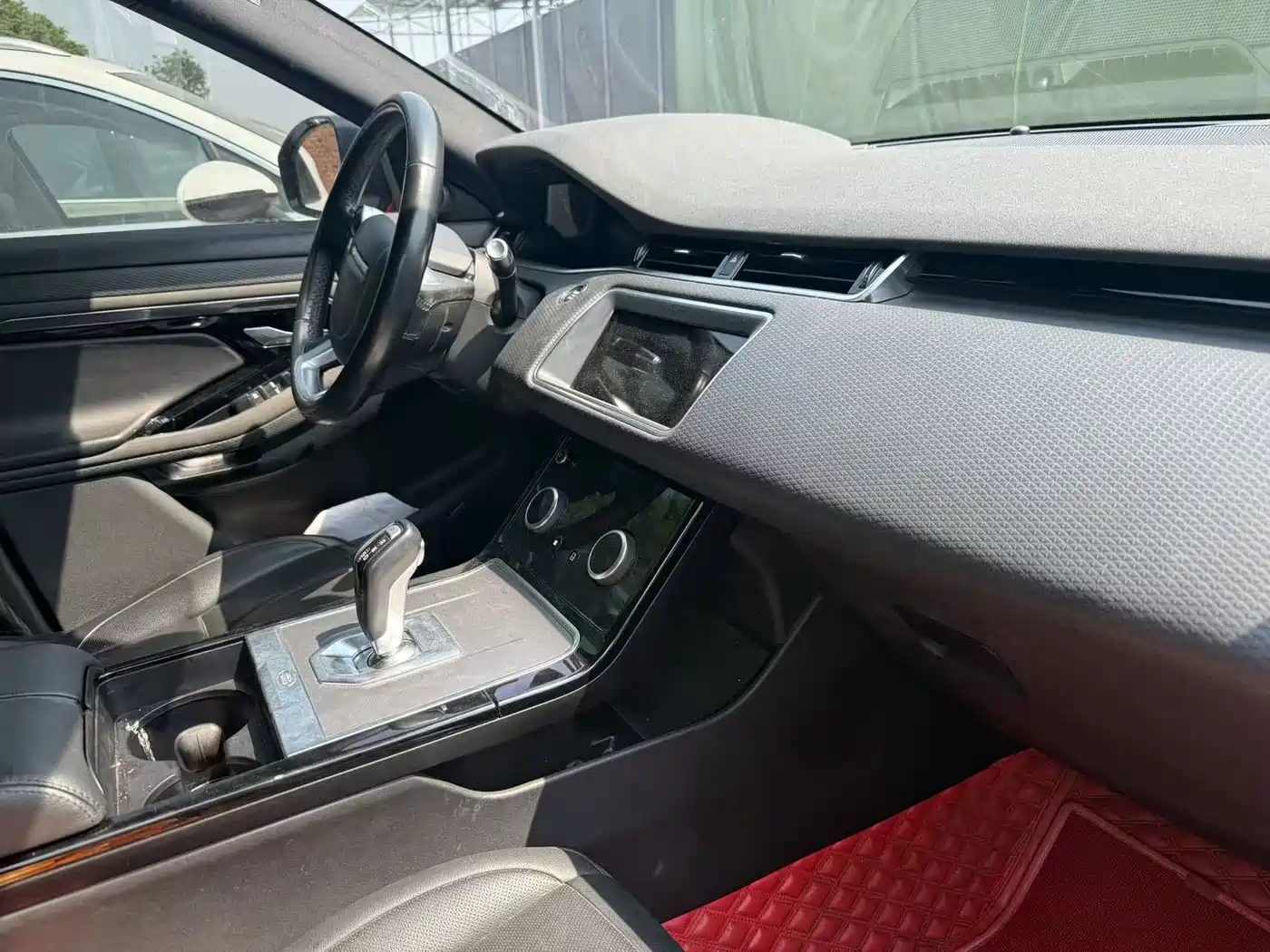 Land Rover Range Rover Evoque 2020 249PS Youth Edition фото 8