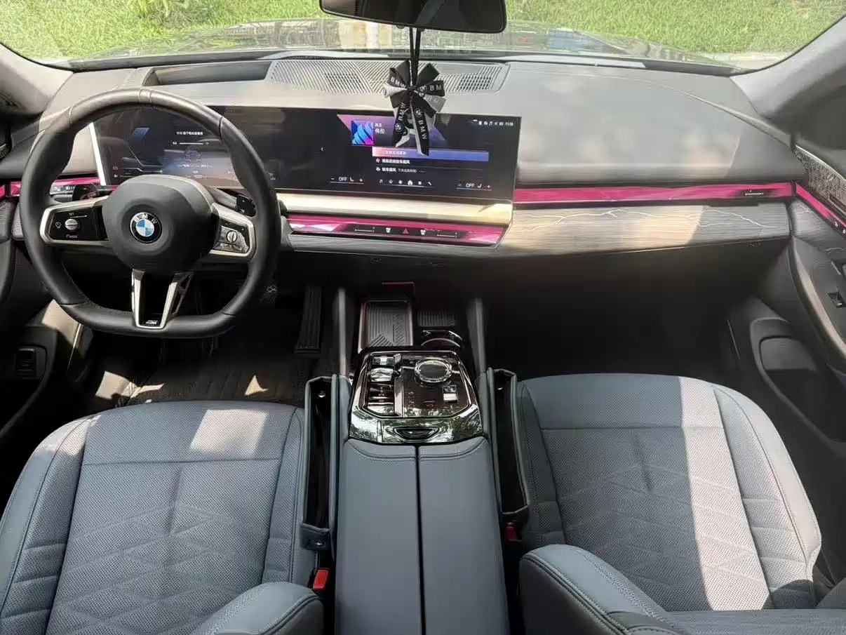 BMW 5 Series 2024 530Li Premium M Sport Package фото 8