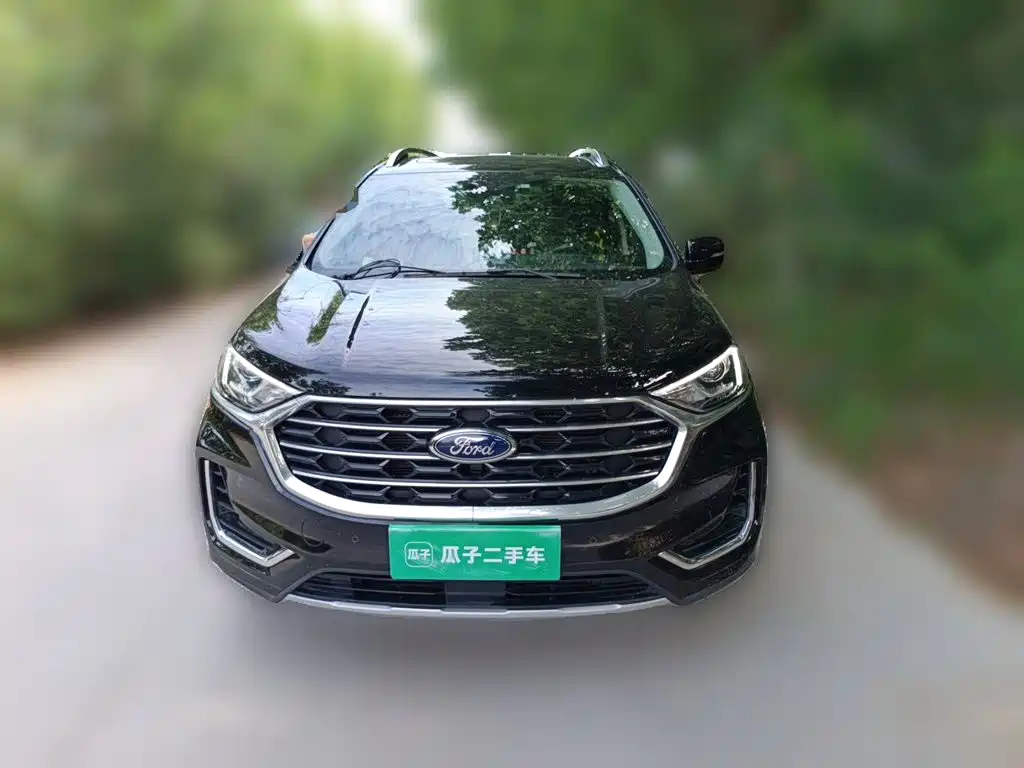 Фото 24 - Ford Edge