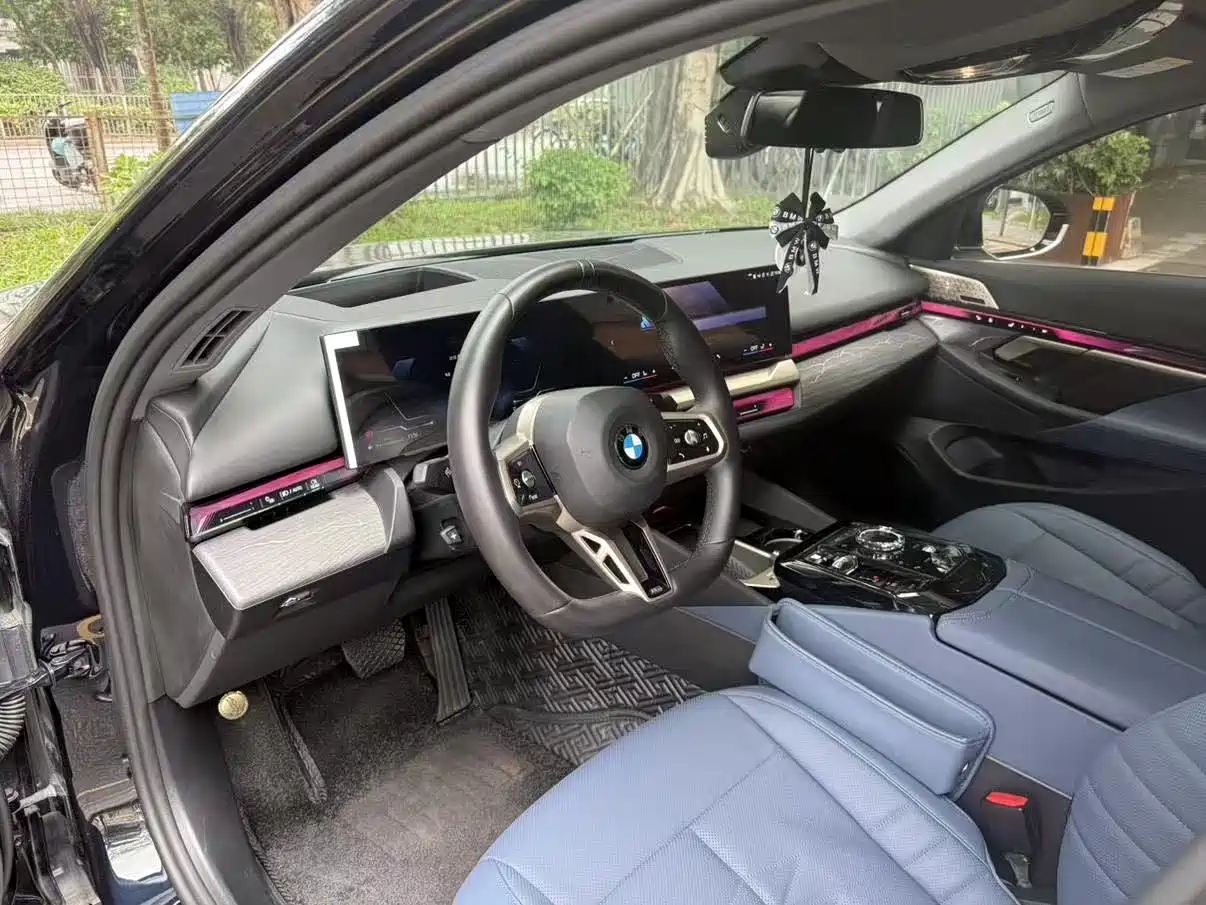 BMW 5 Series 2024 530Li Premium M Sport Package фото 10