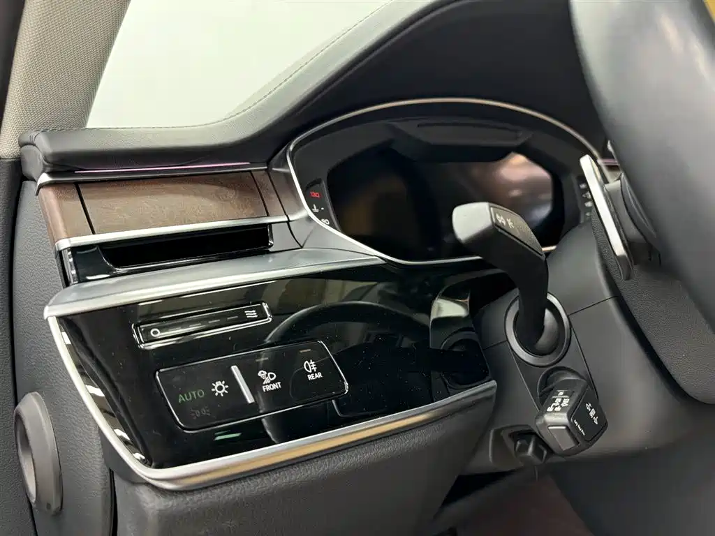 Audi A8 2021 A8L 55 TFSI quattro Luxury фото 8