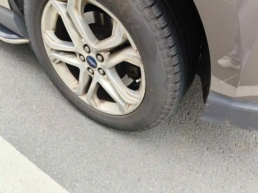 Photo 6 - Ford Edge