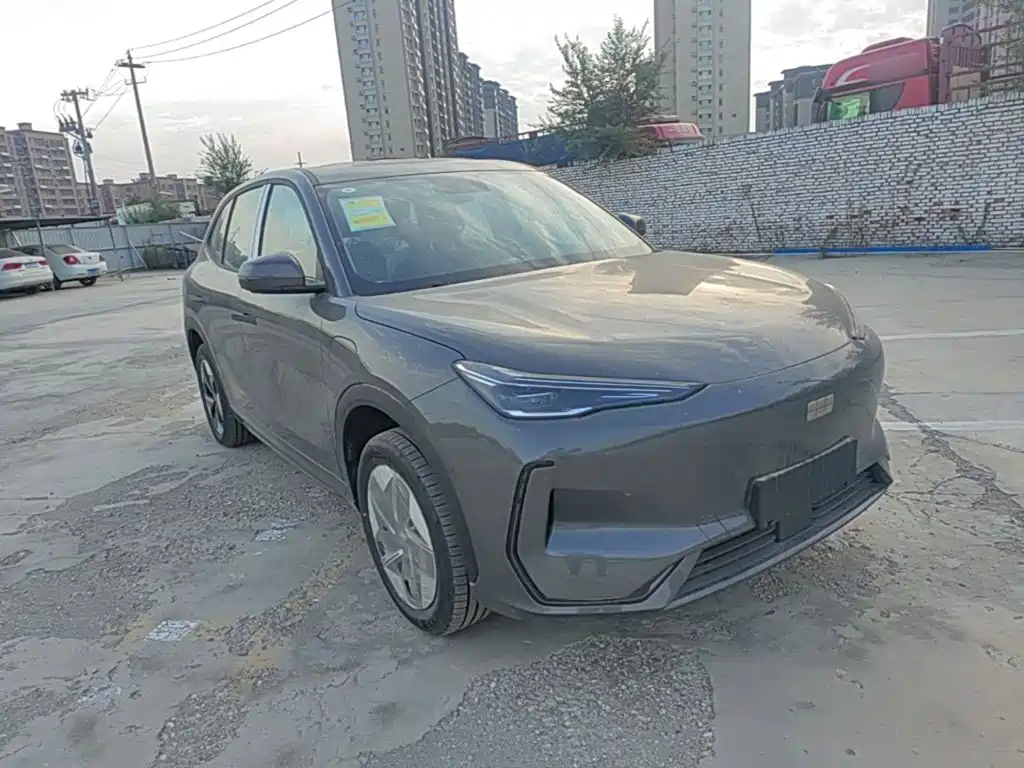 Фото 4 - Geely Galaxy Galaxy E5