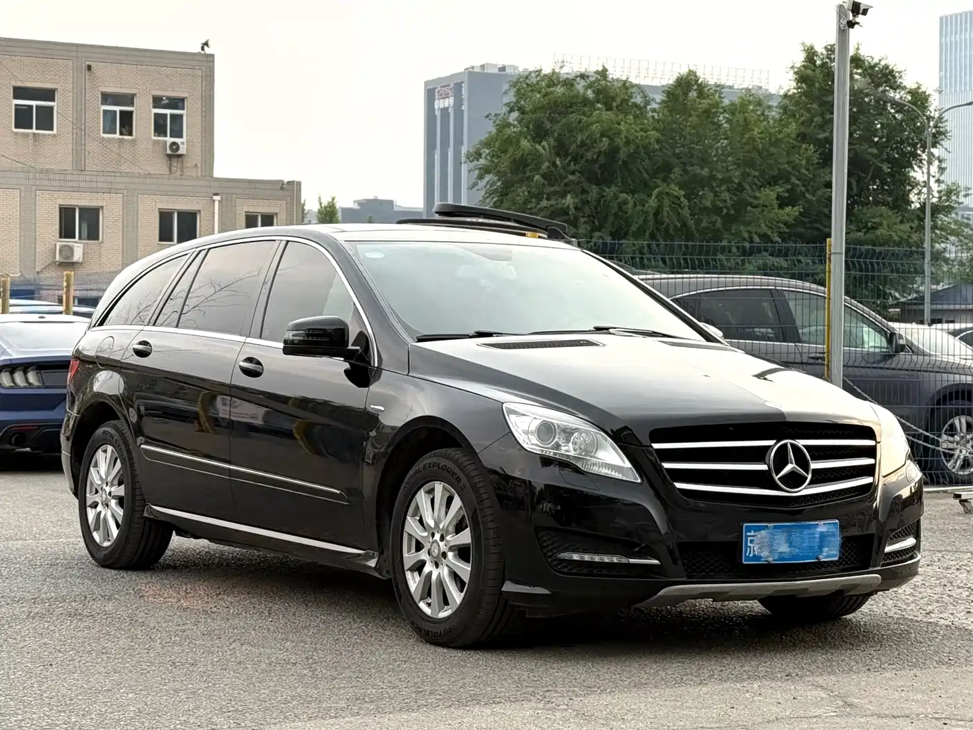 Mercedes-Benz R-Class 2017 R 320 4MATIC Business Collector's Edition фото 3