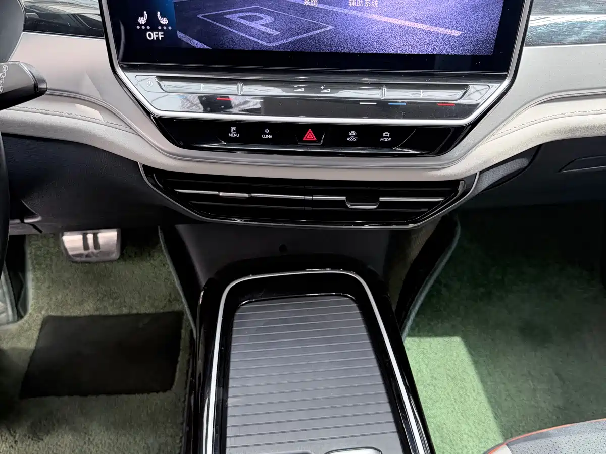 VOLKSWAGEN ID.6 CROZZ