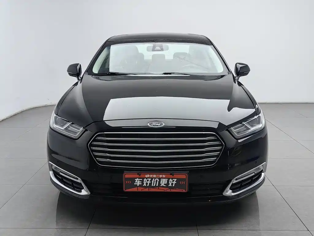 Photo 3 - Ford Taurus