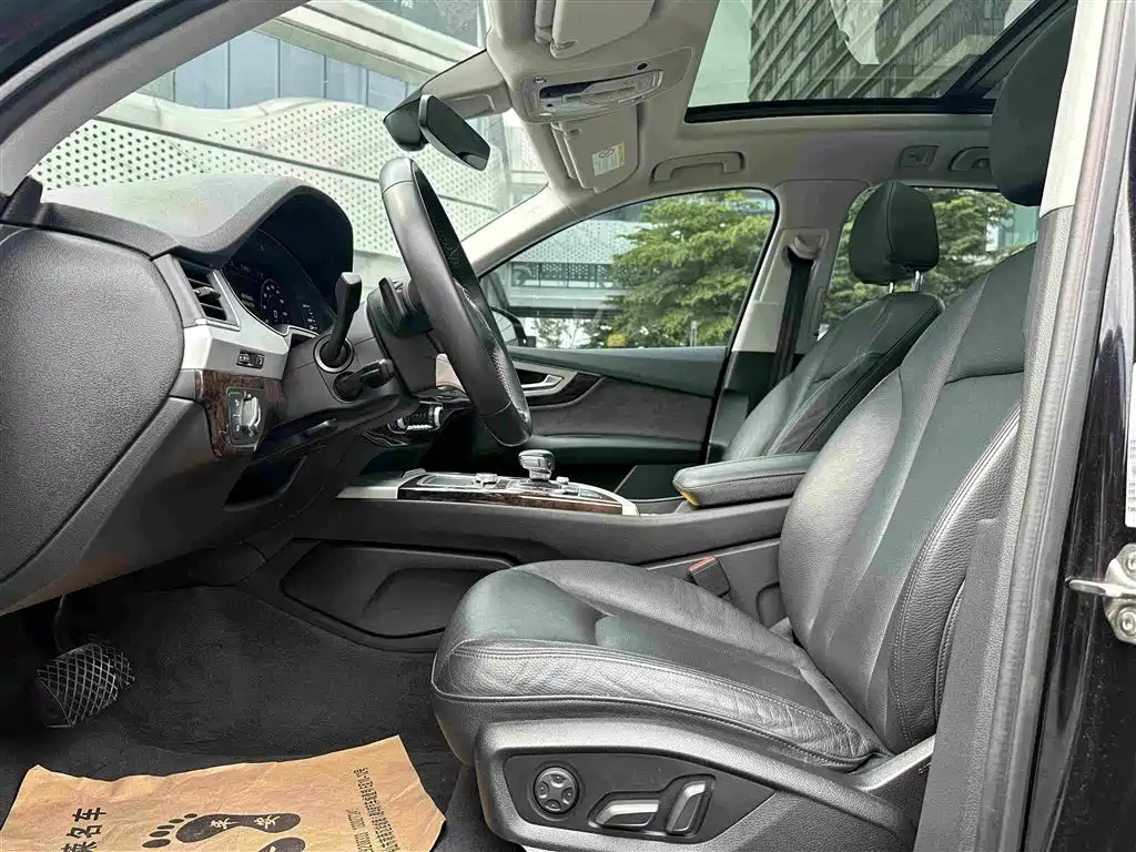 Фото 4 - Audi Q7