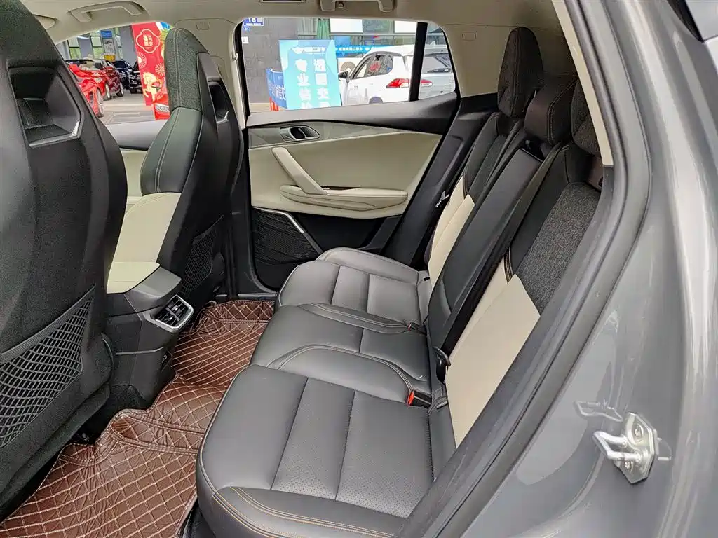 Lynk & Co 06 EM-P 2020 PHEV Plus фото 8