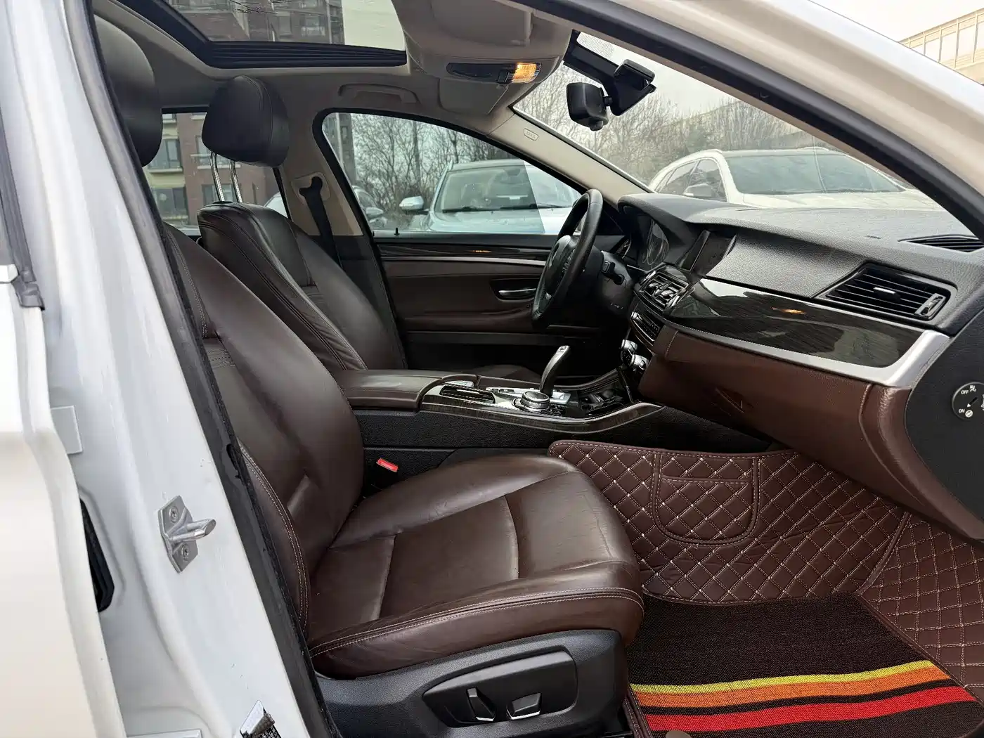 BMW 5 Series 2014 525Li Luxury Design Package фото 4