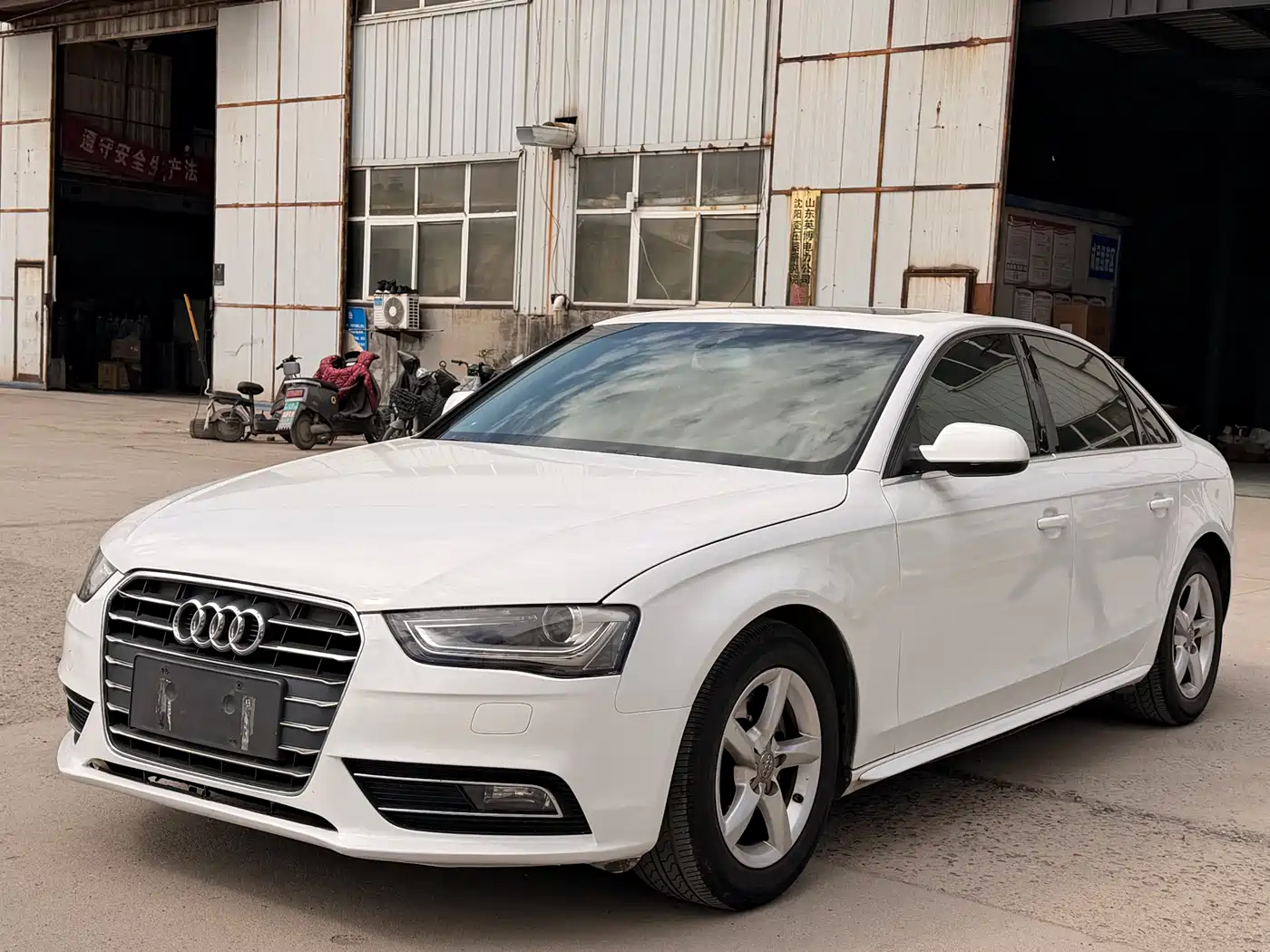 Audi A4L 2015 30 TFSI Auto Comfort