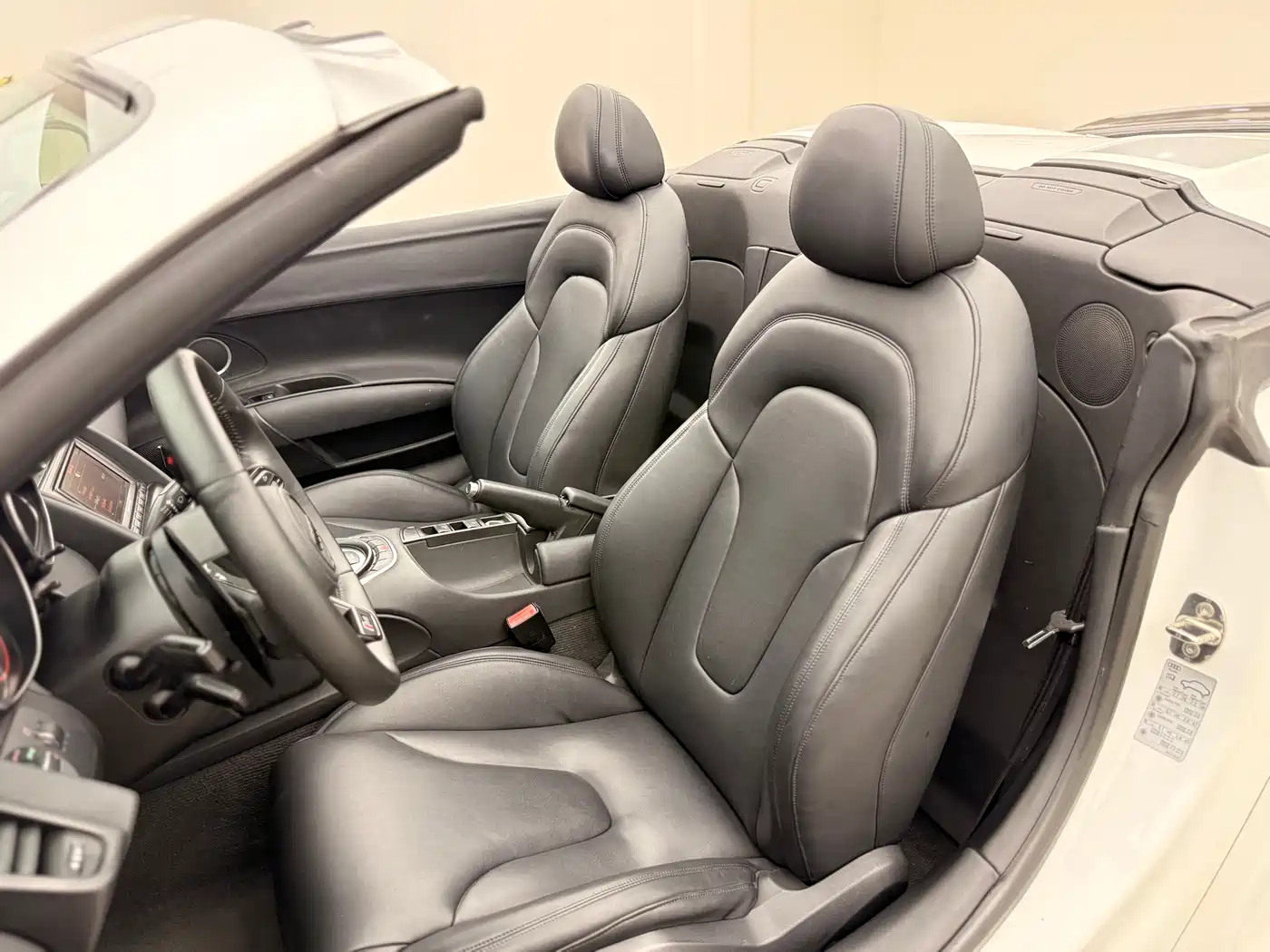 Audi R8 2011 Spyder 5.2 FSI quattro фото 17