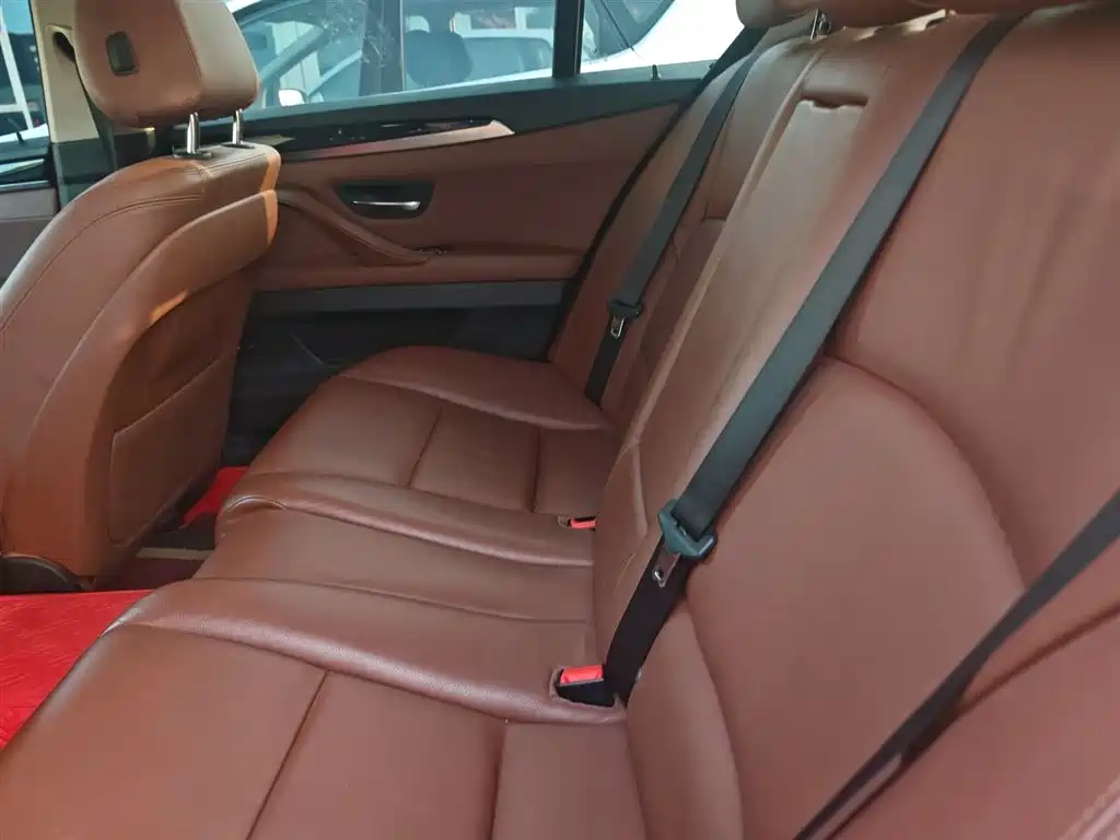 BMW 5 Series 2014 520Li Elegance фото 17
