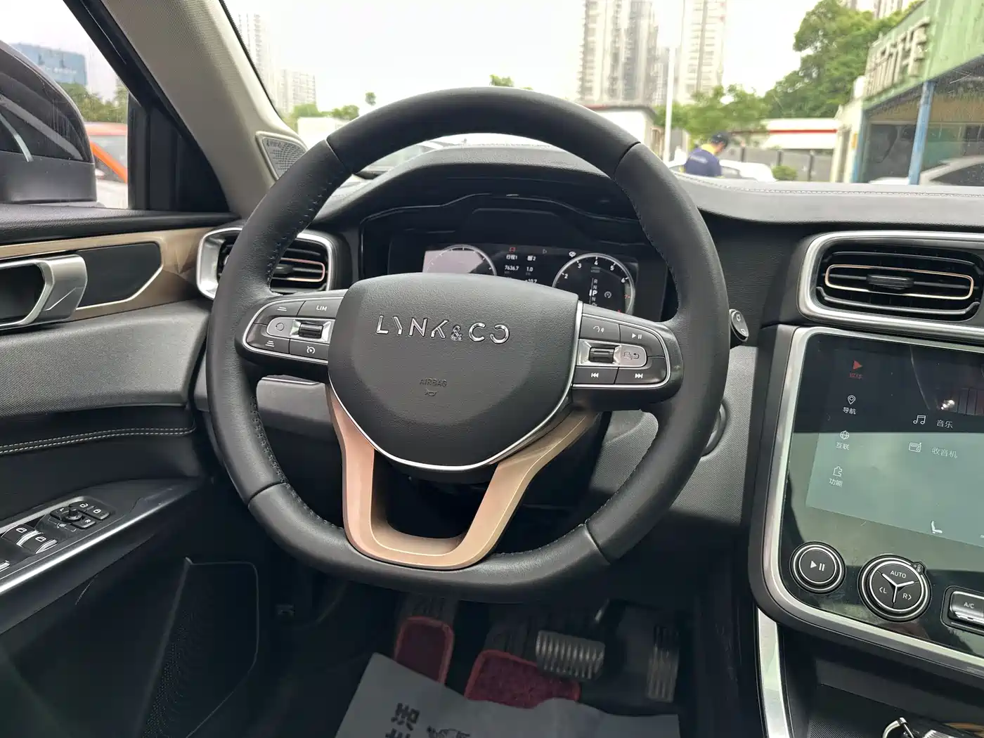 Lynk & Co 01 2017 2.0T 2WD Pro Version фото 20