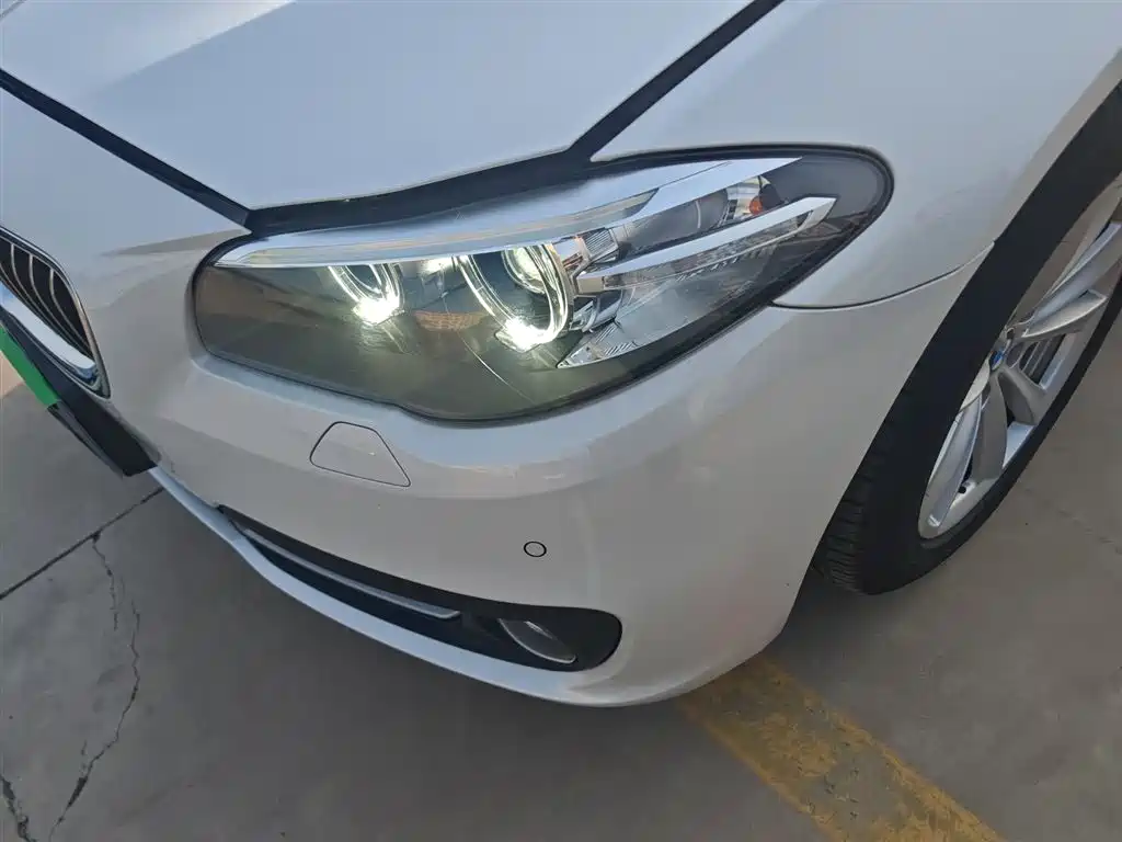 BMW 5 Series 2014 520Li Elegance фото 24
