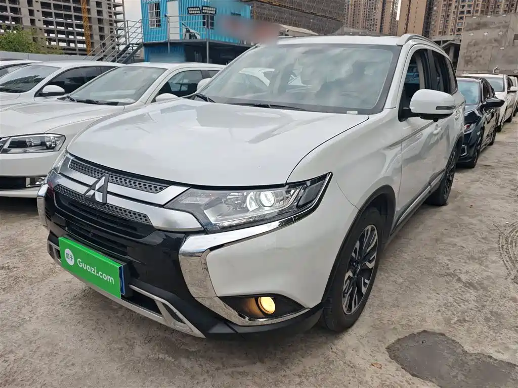 MITSUBISHI OUTLANDER