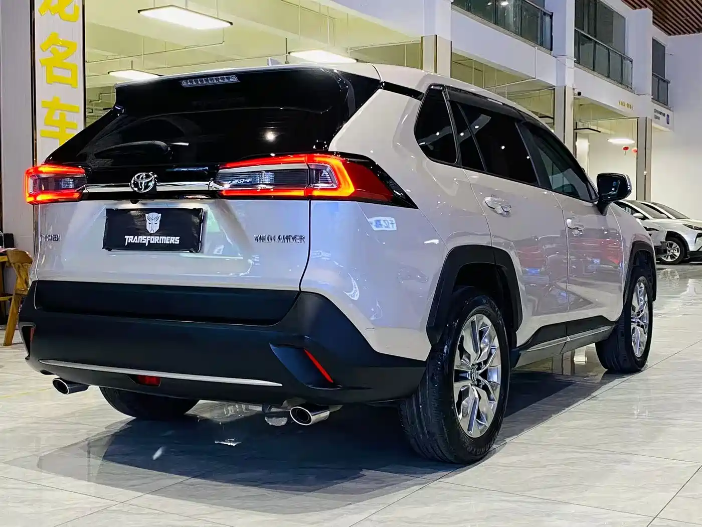 Toyota Wildlander 2021 2.0L CVT 2WD Luxury Edition фото 6