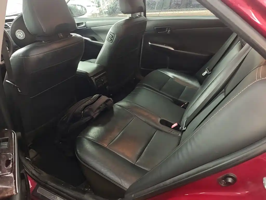 Фото 17 - Toyota Camry