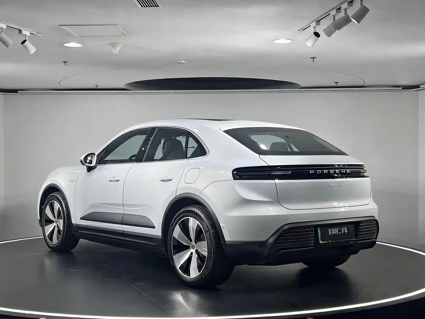 Porsche Macan EV 2024 Macan 4 фото 12