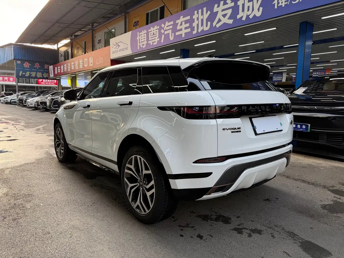 Land Rover Range Rover Evoque 2020 249PS R-DYNAMIC SE Sport Tech Edition фото 24