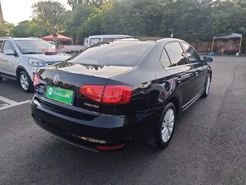 Volkswagen Sagitar 2015 1.6L Automatic Comfort фото 7