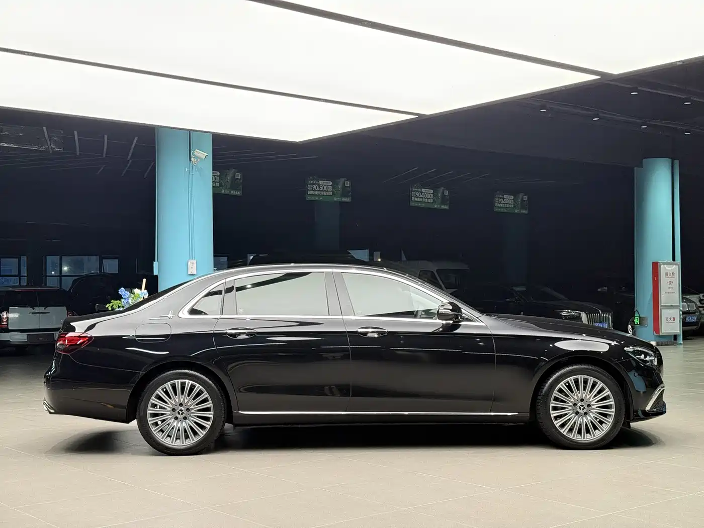 Mercedes-Benz E-Class 2022 E 300 L Luxury фото 2