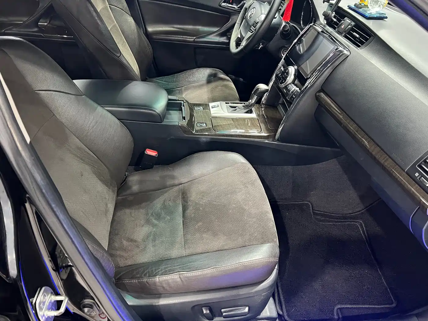 Toyota Reiz 2013 2.5V Premium Edition фото 9