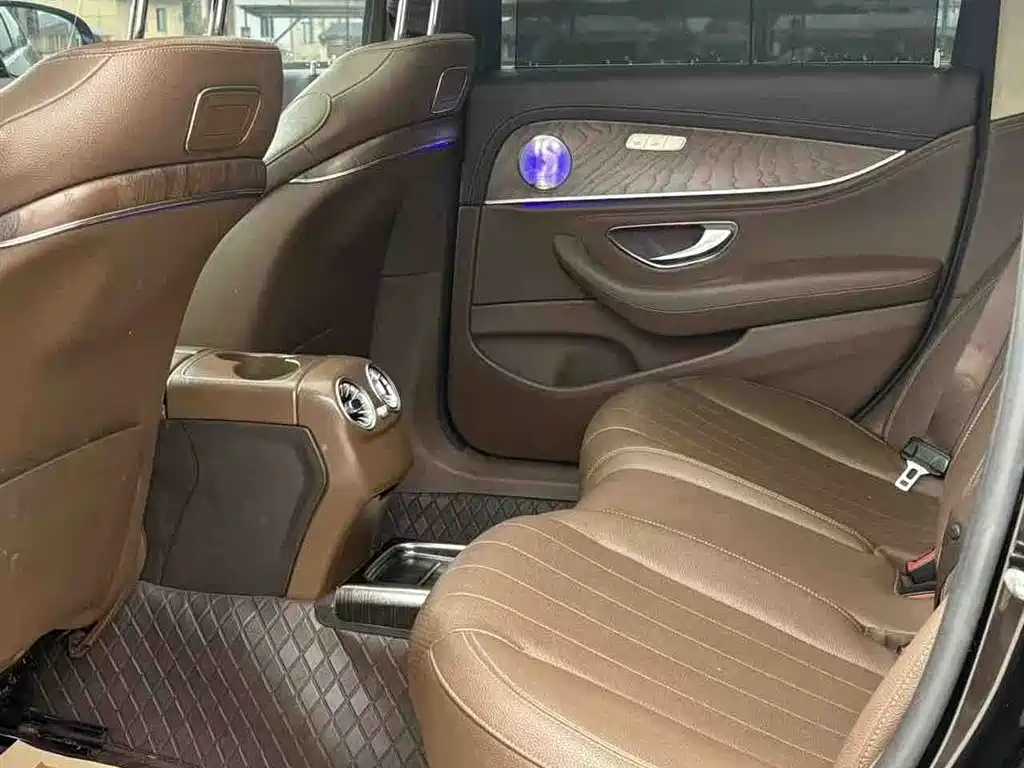 Mercedes-Benz E-Class 2017 E 300 L Sport Luxury фото 7