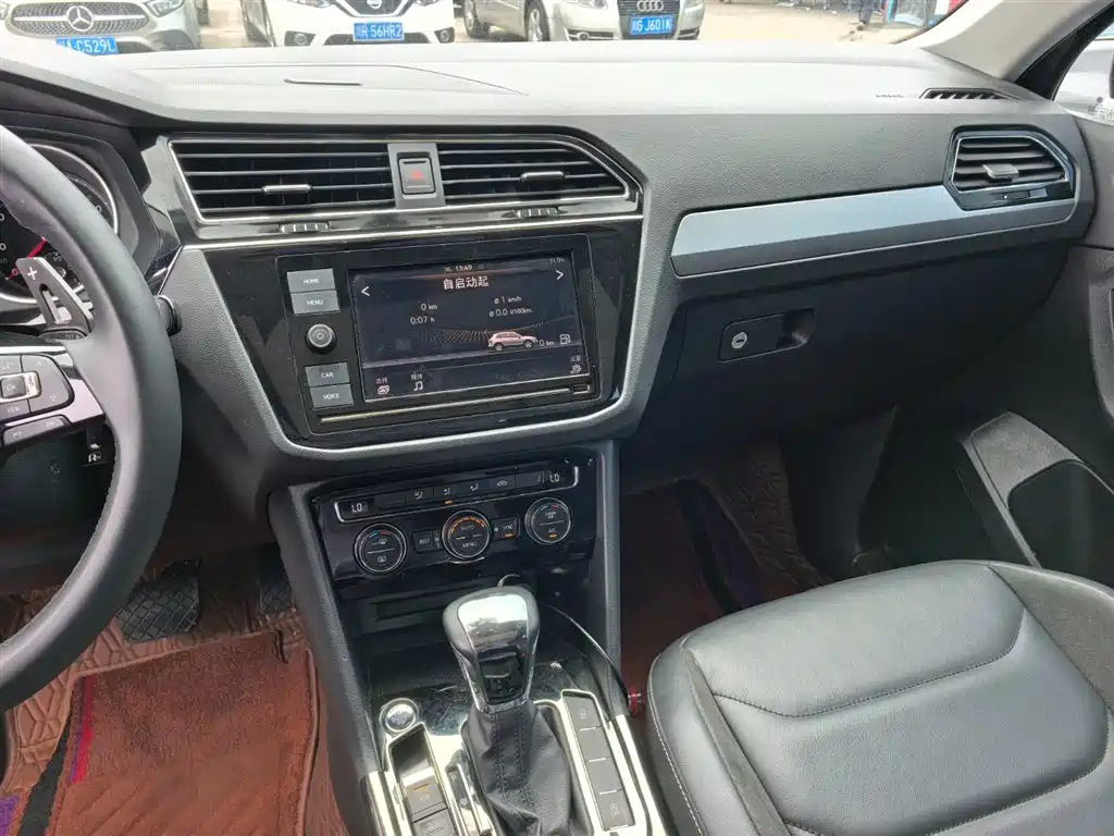 Volkswagen Tiguan L 2019 330TSI Automatic 2WD Panorama Comfort Edition China VI фото 13