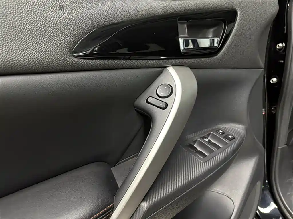 Mitsubishi Eclipse Cross 2018 1.5T CVT 2WD Faith Edition фото 14