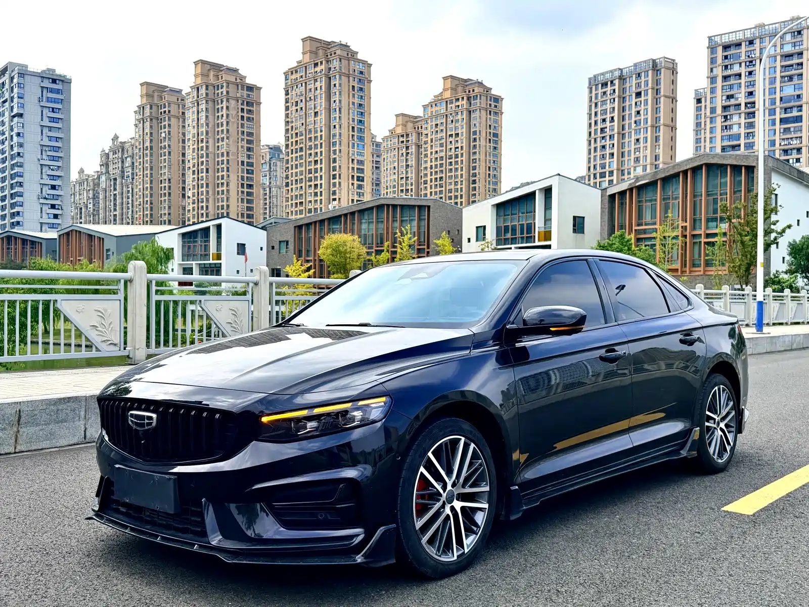 Фото 1 - Geely Preface