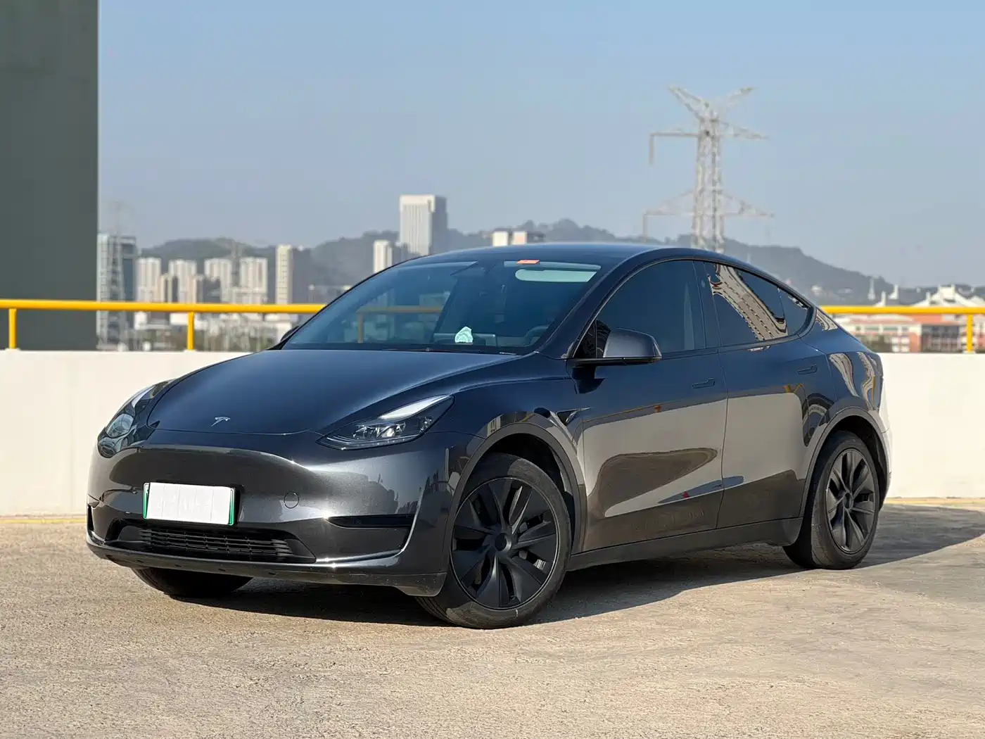 TESLA MODEL Y