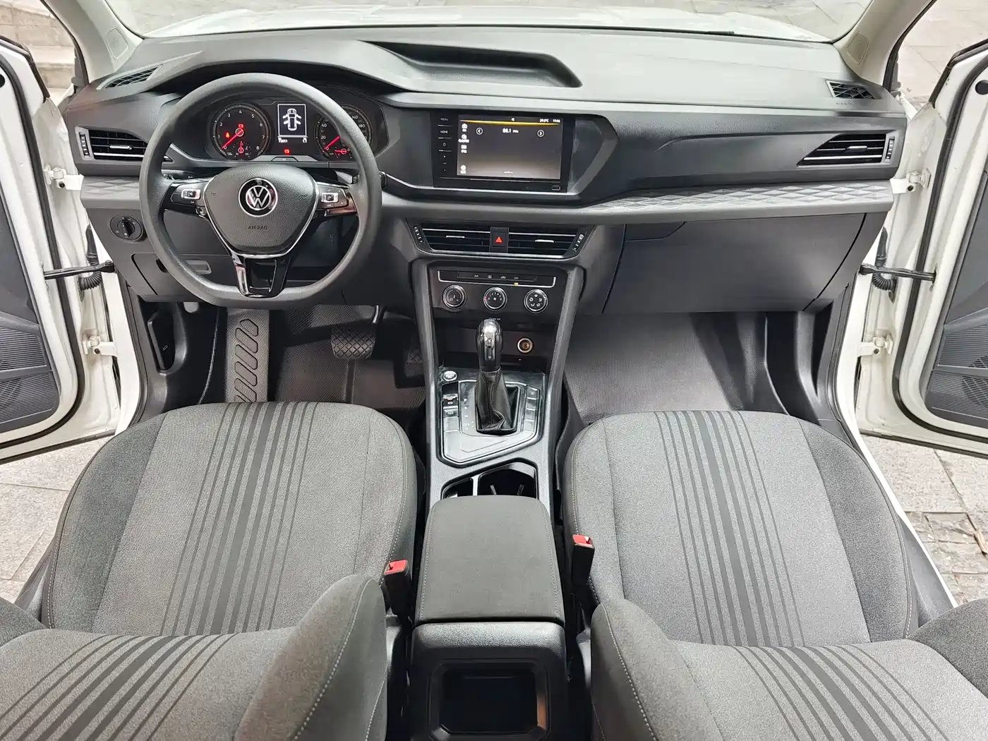 Volkswagen Tharu 2021 Model 280TSI 2WD Trend Edition фото 8