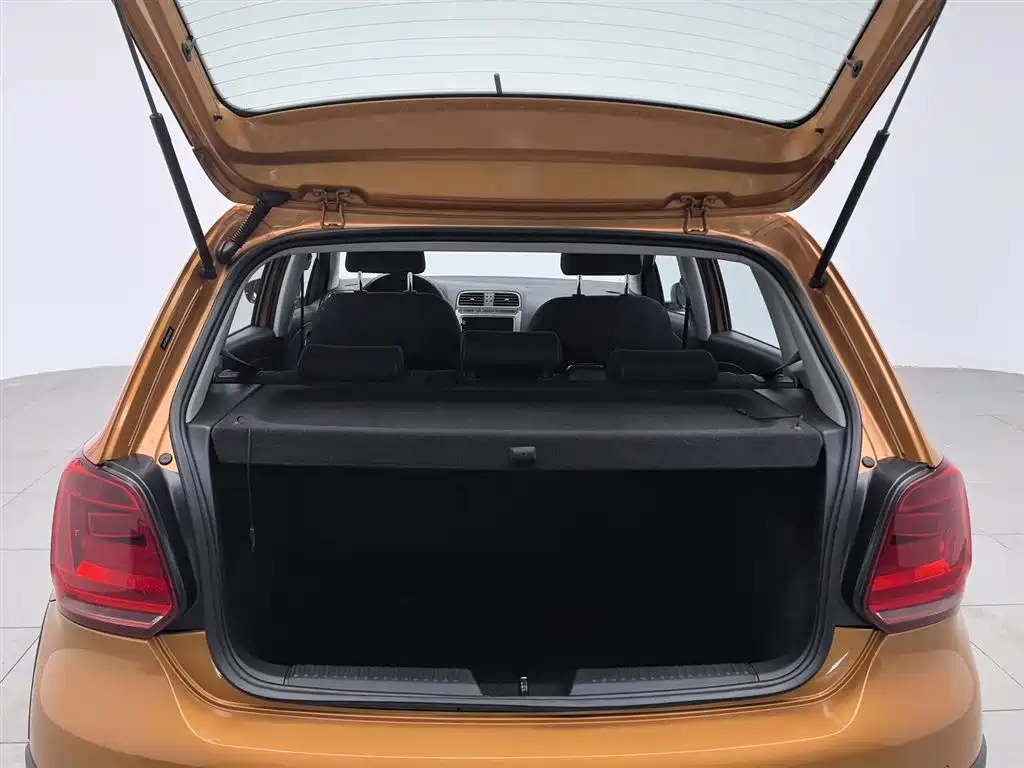 Volkswagen Polo 2018 1.5L Cross Polo Auto фото 16