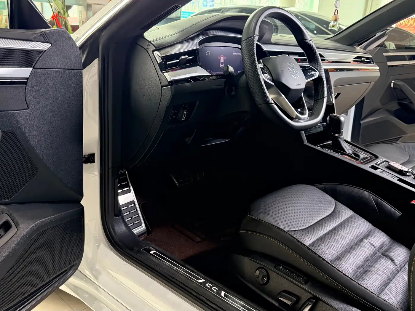 Volkswagen FAW-Volkswagen CC 2021 380TSI Eye-catching Edition фото 6