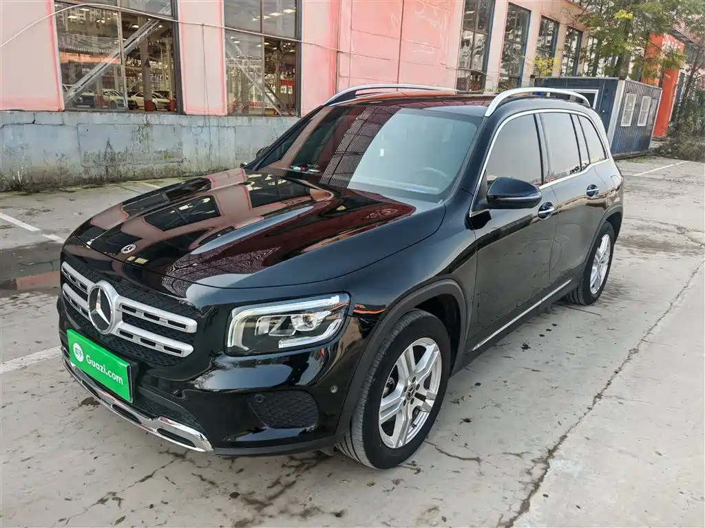 MERCEDES-BENZ GLB