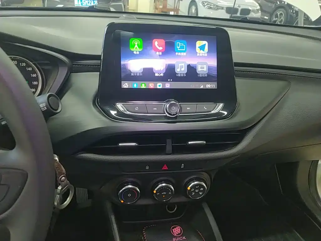 Photo 13 - Buick Verano