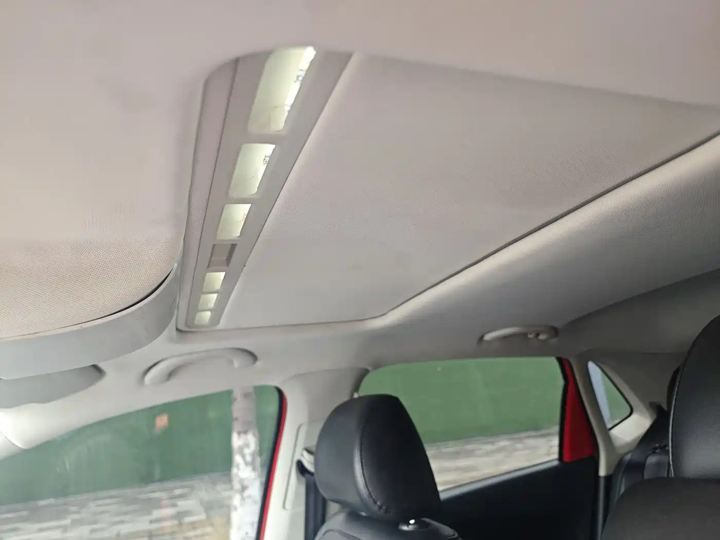 Volkswagen Polo 2011 1.6L Automatic Cool Edition фото 11