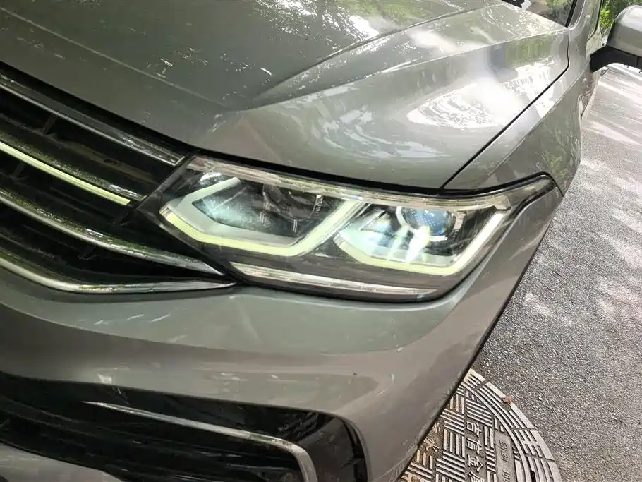 Volkswagen Tiguan L 2022 330TSI Auto 2WD R-Line Premium Edition фото 5