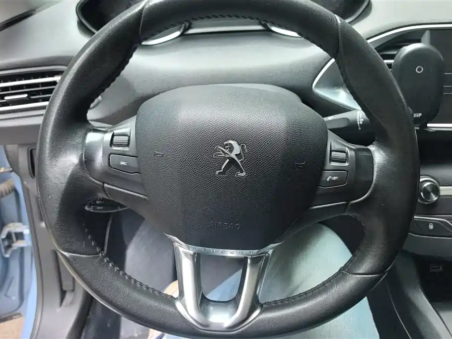 Peugeot 308S 2015 1.2T Auto Dynamic Edition фото 15