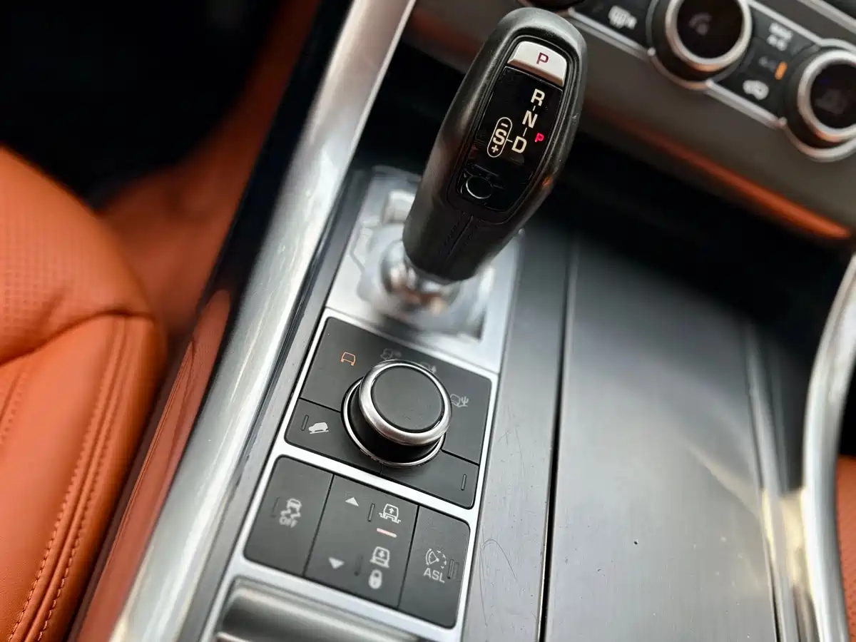 Land Rover Range Rover Sport 2016 Model 3.0 SDV6 HSE DYNAMIC фото 22