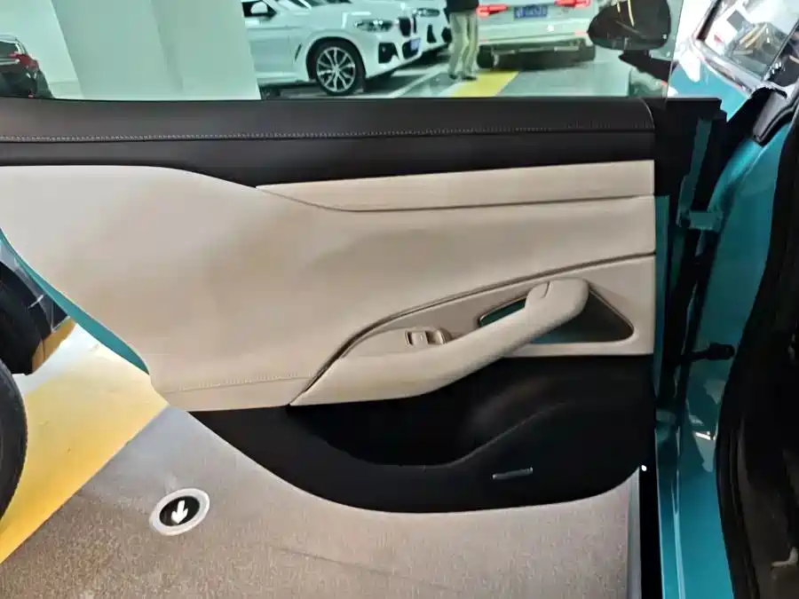 XIAOMI CAR XIAOMI SU7