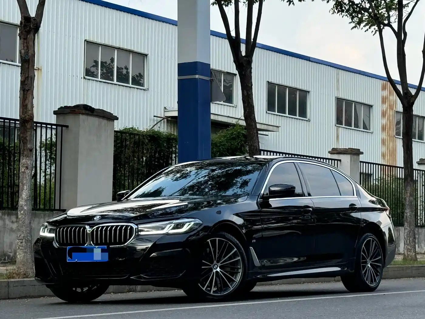 BMW 5 SERIES