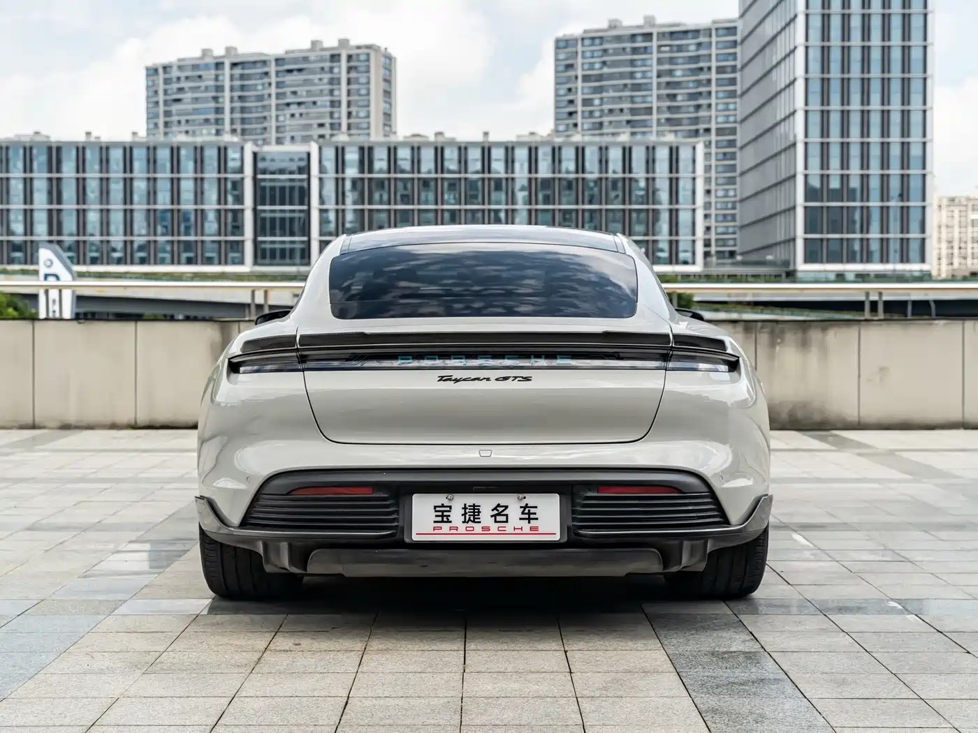 Фото 3 - Porsche Taycan