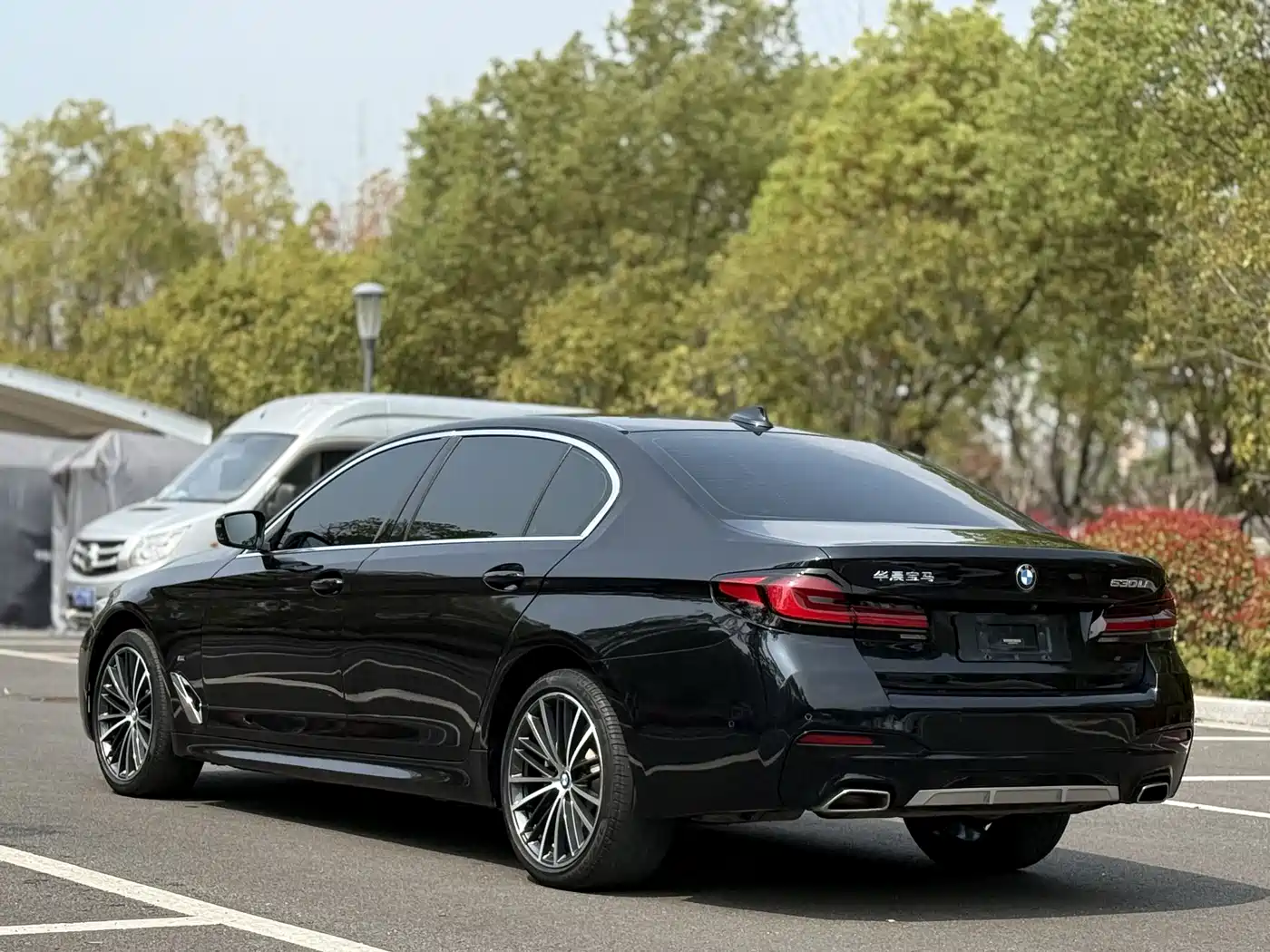 BMW 5 Series 2022 530Li Leading M Sport Package фото 6