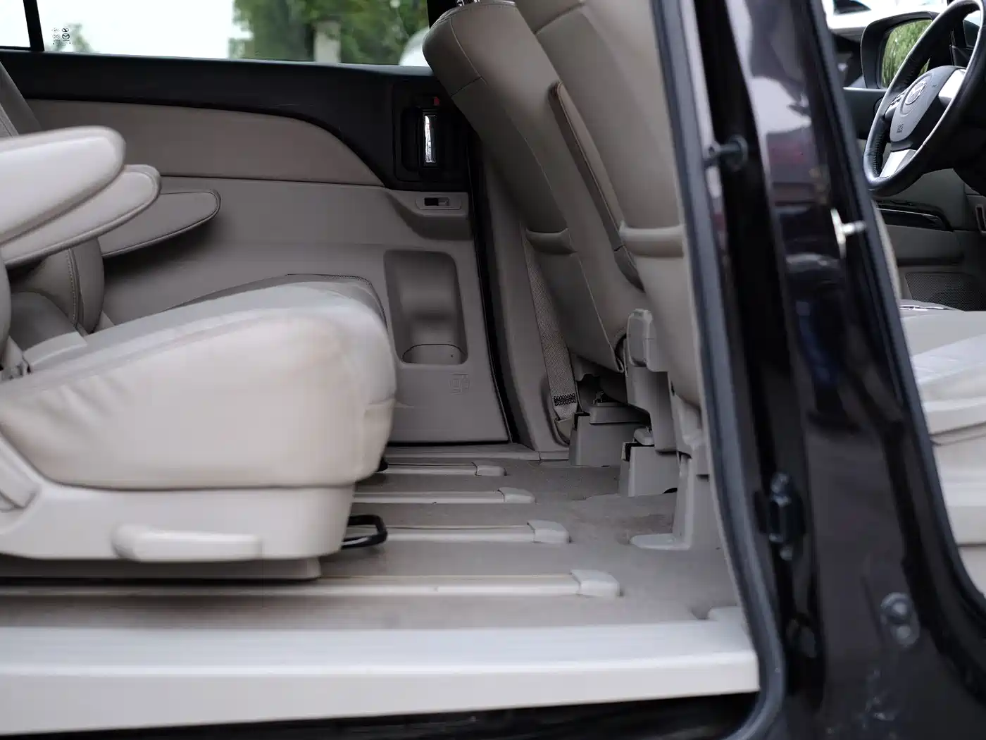 Mazda 8 2012 2011 Model 2.3L Premium Edition