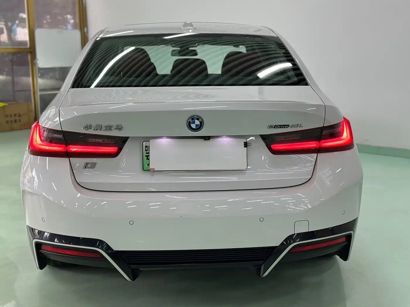 BMW i3 2023 eDrive 40 L Shadowline Package фото 8