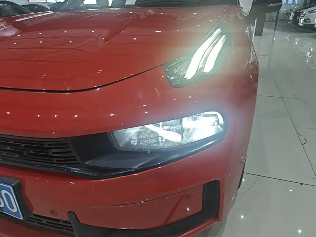 Фото 24 - Lynk & Co 03
